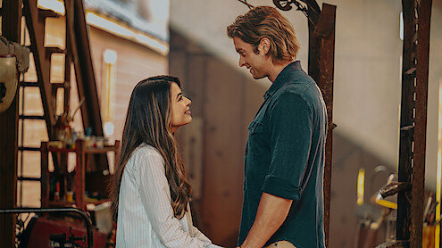 The Wrong Paris. (L to R) Miranda Cosgrove as Dawn and Pierson Fodé as Trey in The Wrong Paris. Cr. Diyah Pera/Netflix © 2024